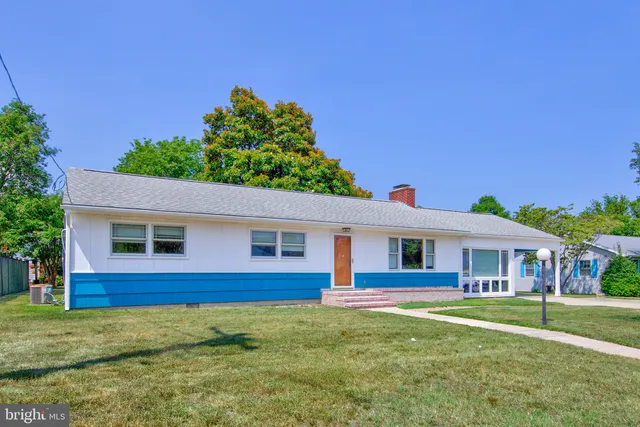 a view of house with outdoor space