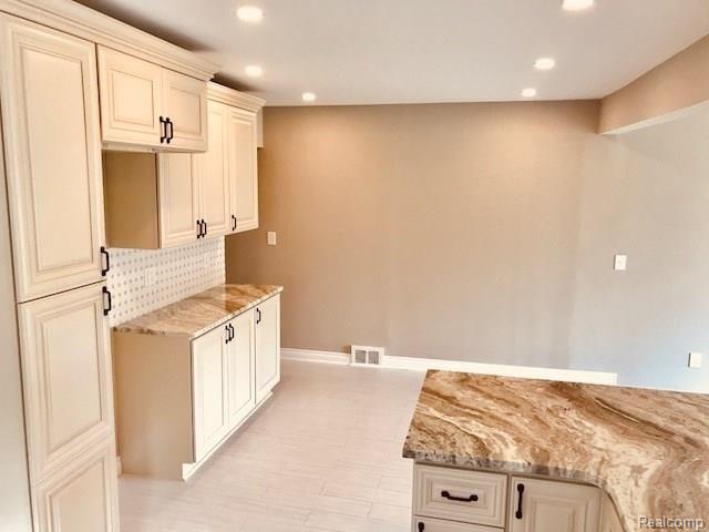17259 West 13 Mile Road Southfield, MI 48076 - Photo 10 of 23 IMG_7672.jpg