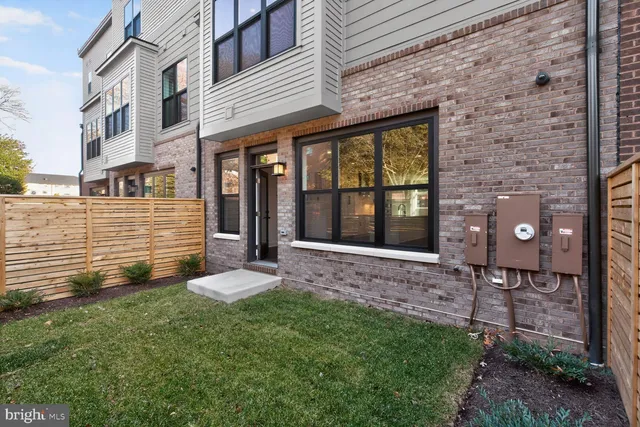 $1,850,000 | 5354 Zenith Overlook, Bethesda, MD 20816