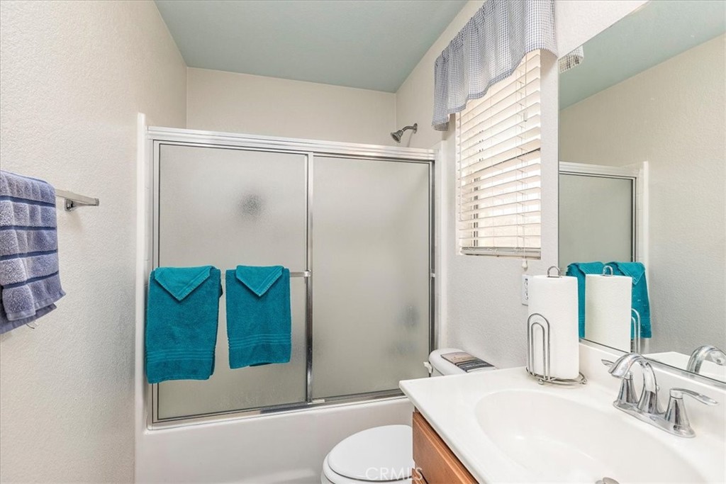 28984 Escalante Road Menifee, CA 92587 - Photo 22 of 40 Tub shower combo