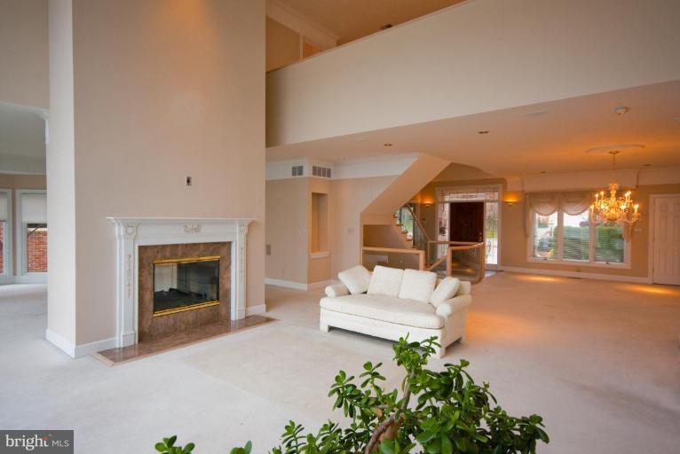 740 South River Landing Road, Unit 740 Edgewater, MD 21037 - Photo 16 of 30 Great Room #2