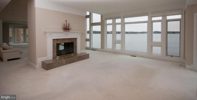 740 South River Landing Road, Unit 740 Edgewater, MD 21037 - Photo 18 of 30 Family Room