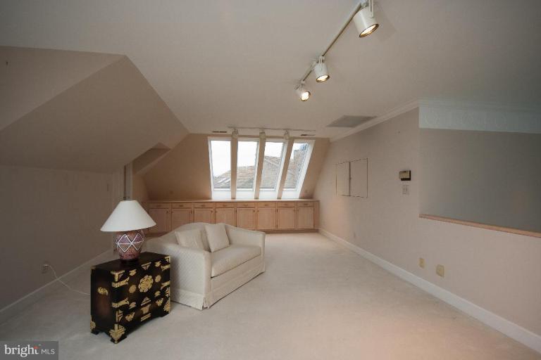 740 South River Landing Road, Unit 740 Edgewater, MD 21037 - Photo 19 of 30 Loft