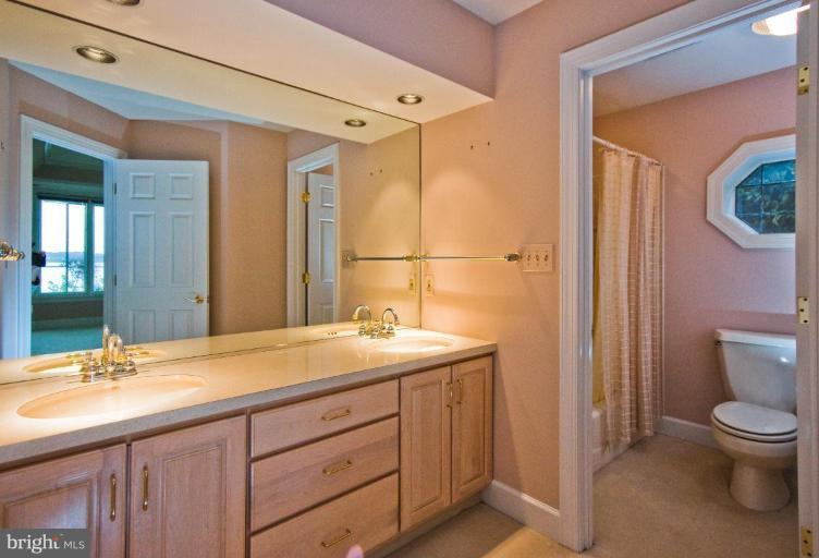 740 South River Landing Road, Unit 740 Edgewater, MD 21037 - Photo 30 of 30 Bath #2