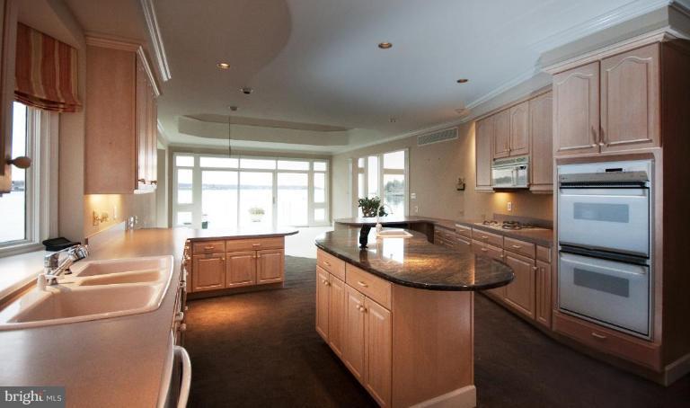 740 South River Landing Road, Unit 740 Edgewater, MD 21037 - Photo 7 of 30 Kitchen #3