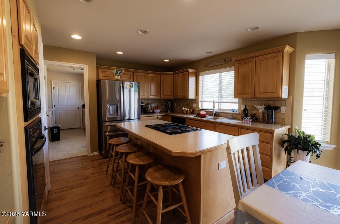 8505 Midvale Road Yakima, WA 98908 - Photo 18 of 35 MIDVALE KITCHEN