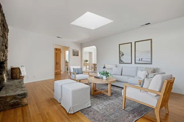 $1,835,000 | 918 Crestwood Drive, Santa Barbara, CA 93105