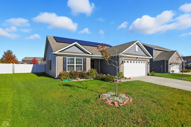 $315,000 | 2890 Blazing Star Drive, Plainfield, IN 46168