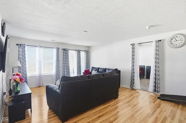 $315,000 | 2890 Blazing Star Drive, Plainfield, IN 46168