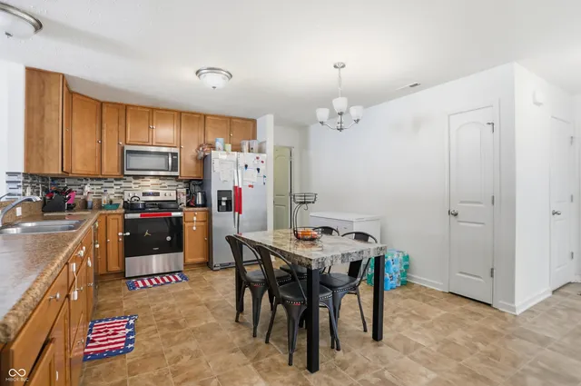 $315,000 | 2890 Blazing Star Drive, Plainfield, IN 46168