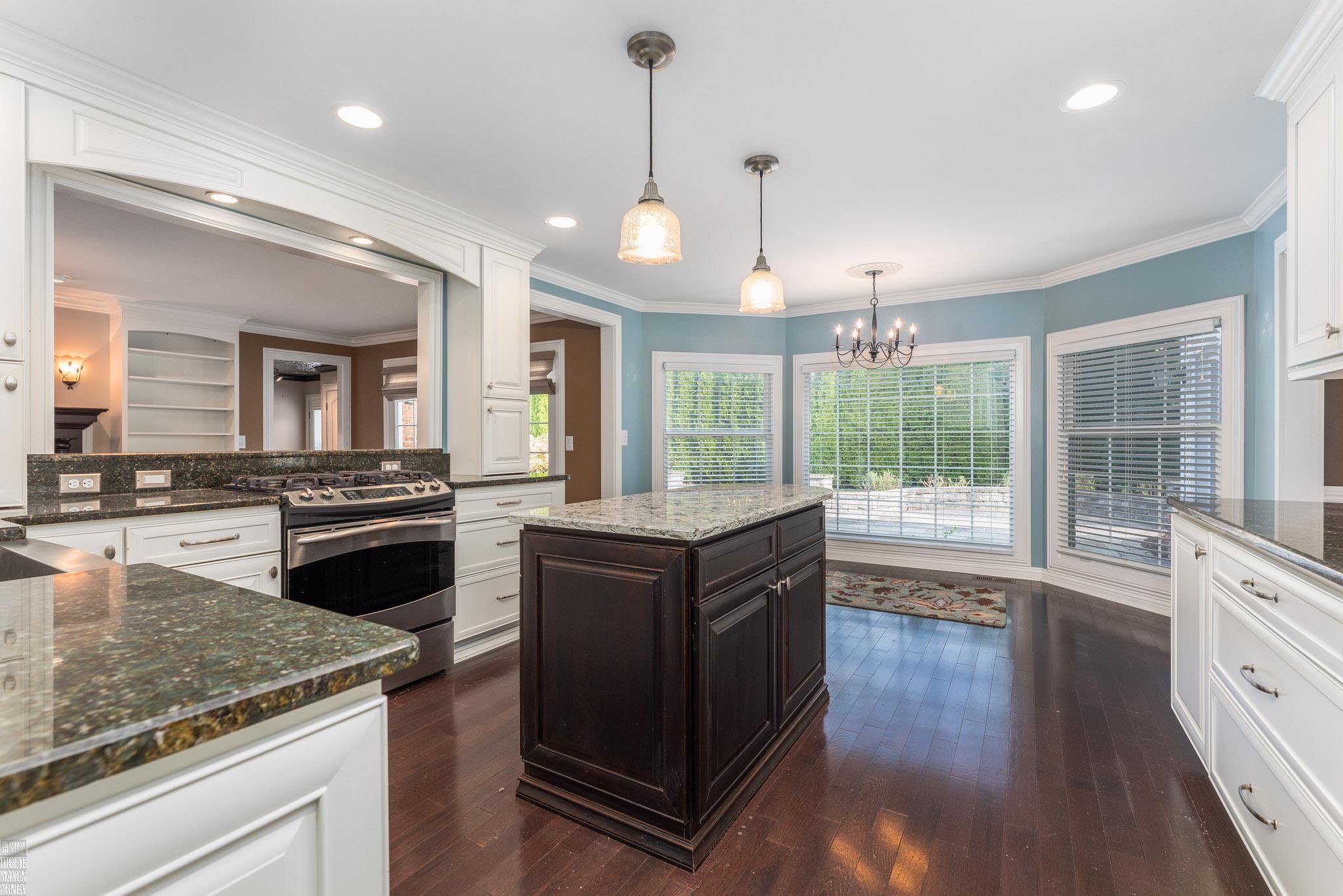 592 Thorntree Road Grosse Pointe Woods, MI 48236 - Photo 7 of 53