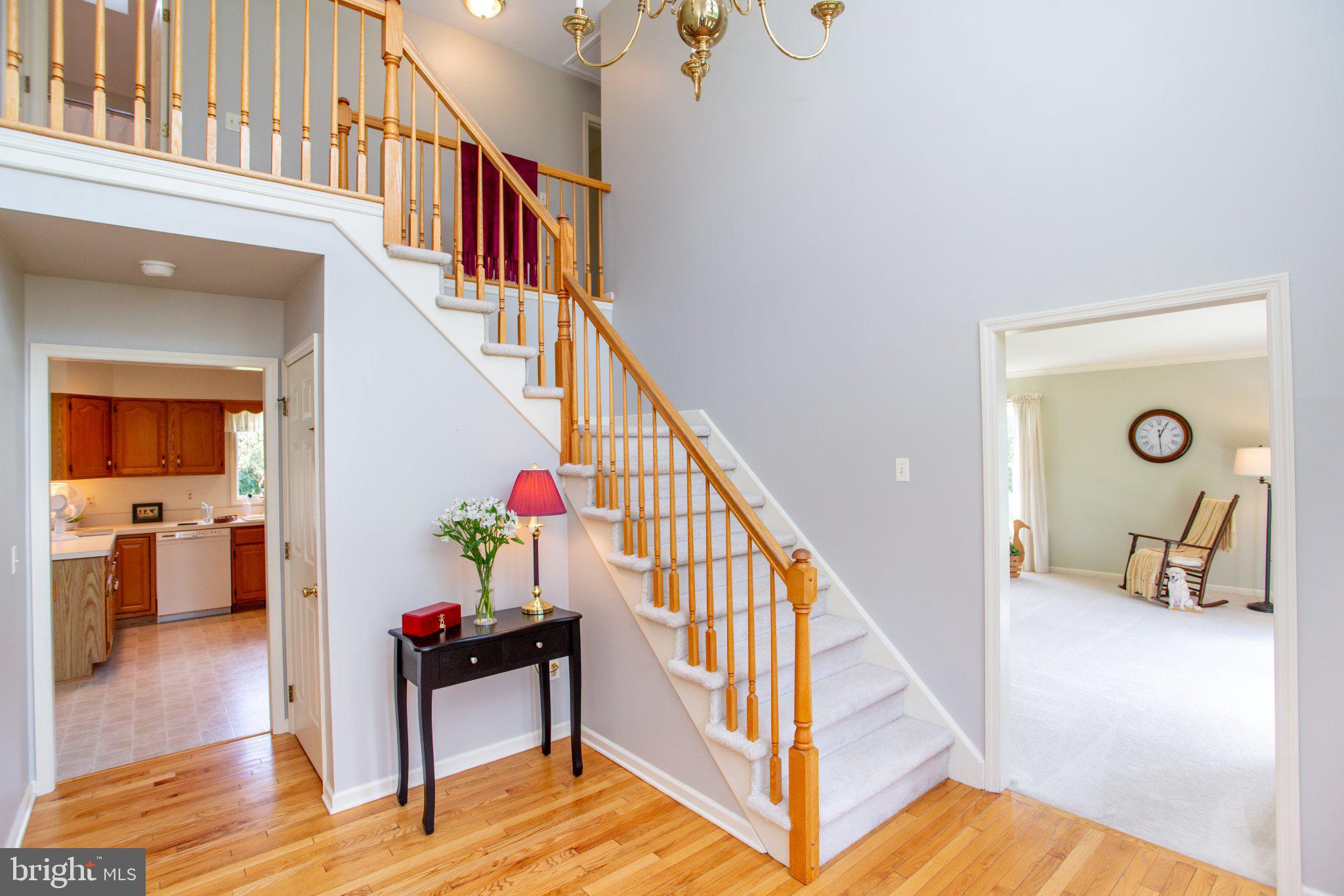 Two-story foyer