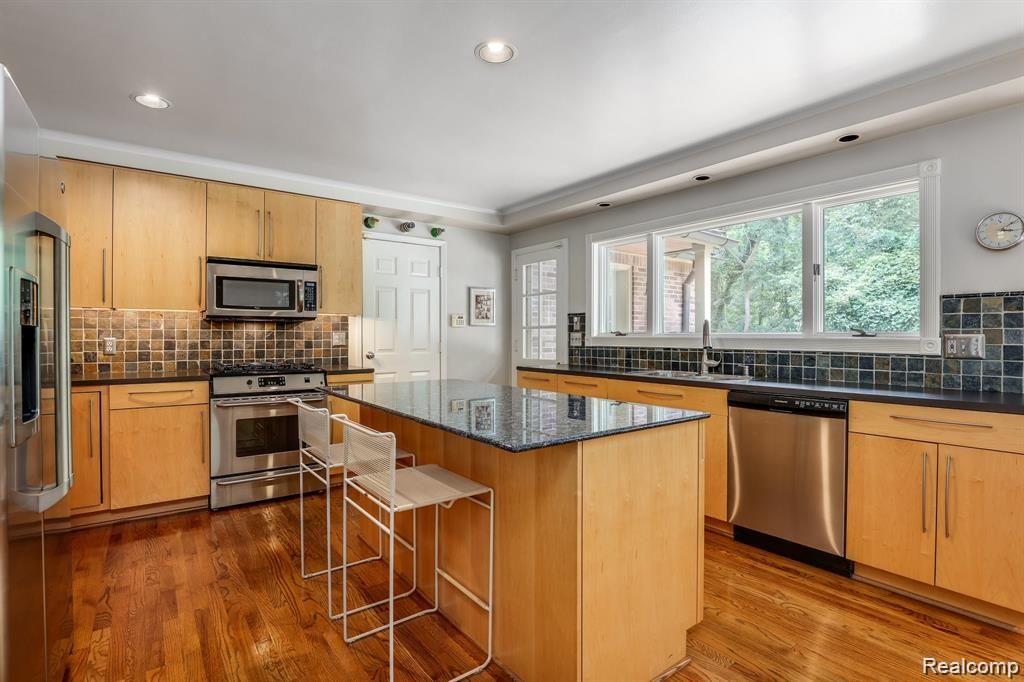 31241 Lahser Road Beverly Hills, MI 48025 - Photo 20 of 65