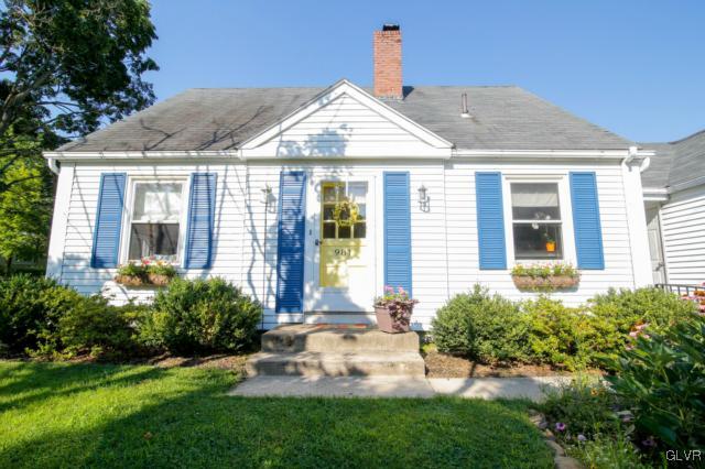 981 Juniper Road Hellertown, PA 18055 - Photo 1 of 33 Gallery Image 1