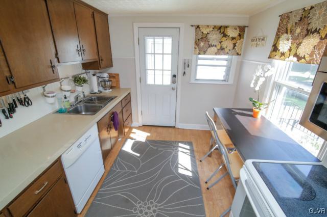 981 Juniper Road Hellertown, PA 18055 - Photo 11 of 33 Gallery Image 11