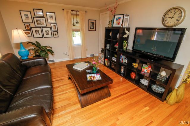 981 Juniper Road Hellertown, PA 18055 - Photo 9 of 33 Gallery Image 9