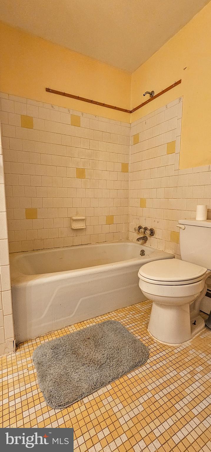 1017 Roxleigh Road Baltimore, MD 21286 - Photo 15 of 25