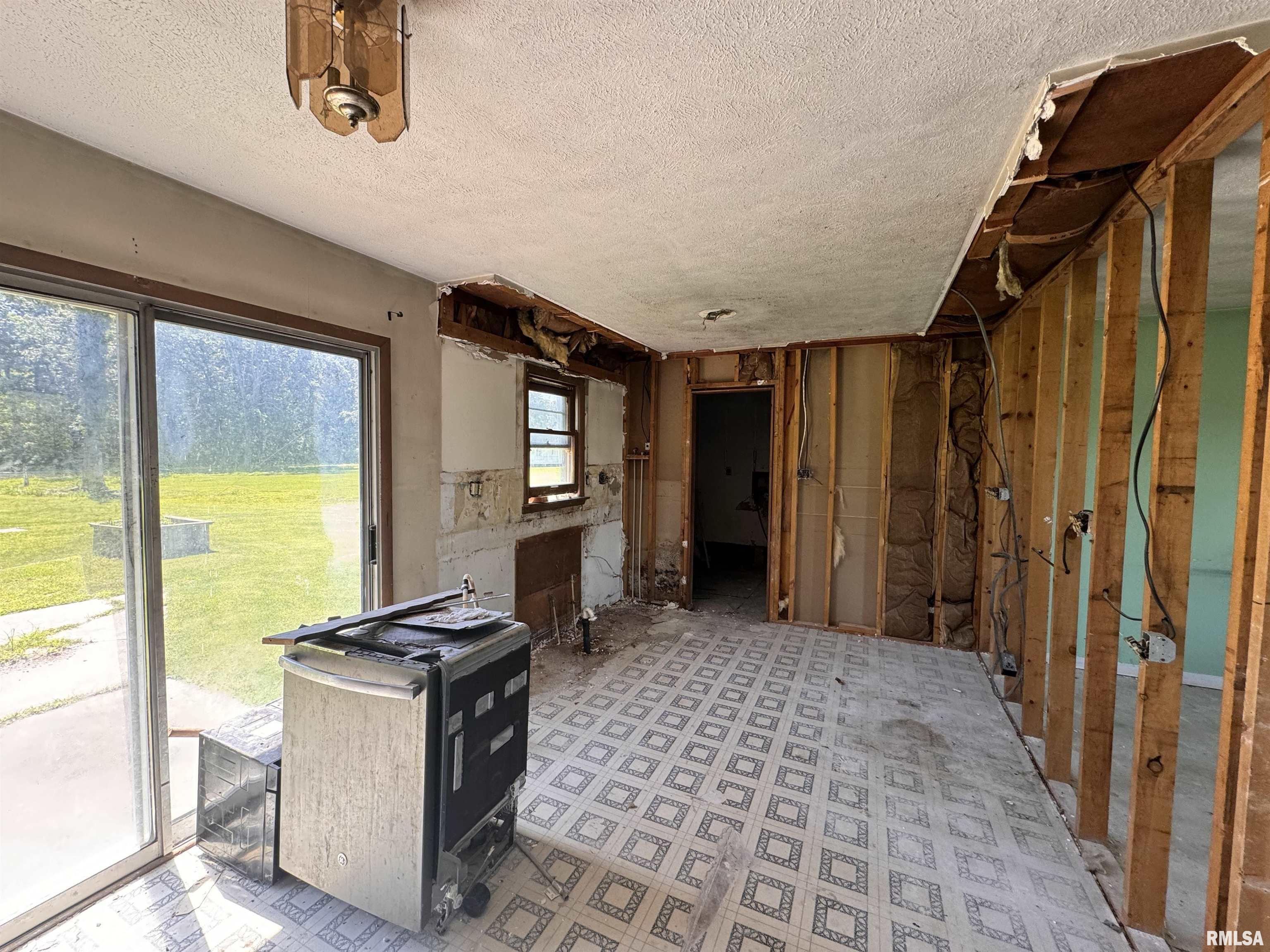 14465 Linck Road Marion, IL 62959 - Photo 3 of 11 Gallery Image 3