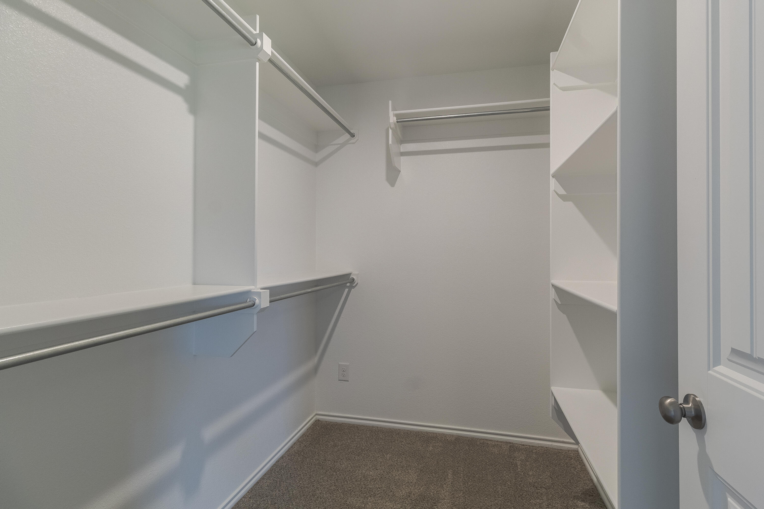 13308 Vernon Avenue Lubbock, TX 79423 - Photo 13 of 24 Mast.Closet