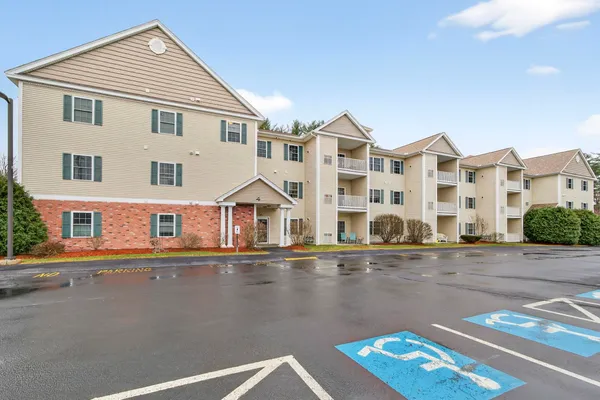 $335,000 | 65 Fordway Extension, Unit 4111, Derry, NH 03038