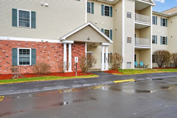 $335,000 | 65 Fordway Extension, Unit 4111, Derry, NH 03038