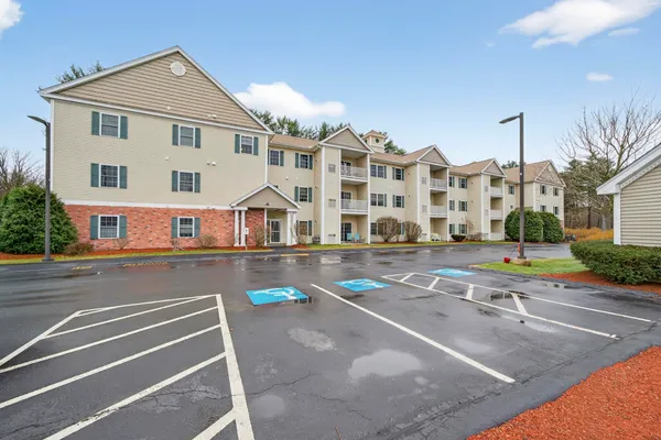 $335,000 | 65 Fordway Extension, Unit 4111, Derry, NH 03038