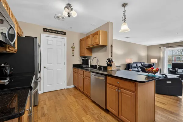 $335,000 | 65 Fordway Extension, Unit 4111, Derry, NH 03038