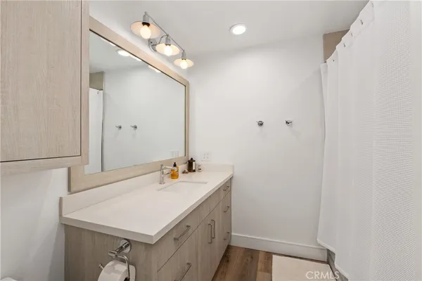 $9,500 | 404 Loma Terrace, Unit C, Laguna Beach, CA 92651