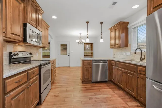 $335,000 | 860 Meadowlark Court, Lansing, KS 66043