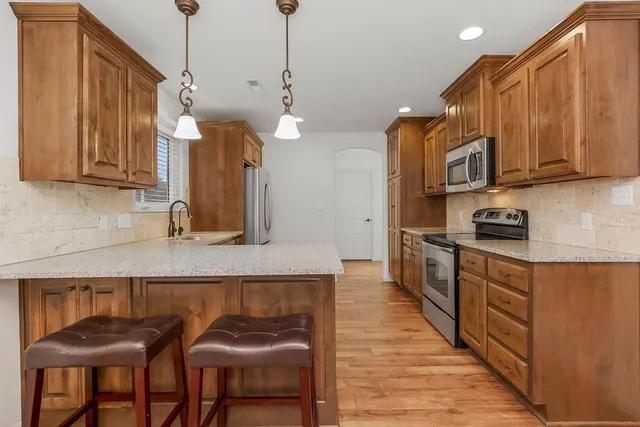 $335,000 | 860 Meadowlark Court, Lansing, KS 66043