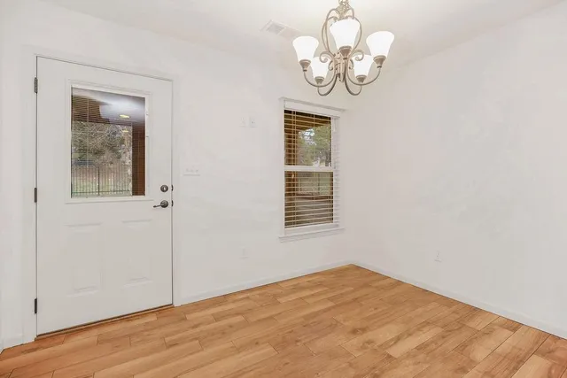 $335,000 | 860 Meadowlark Court, Lansing, KS 66043