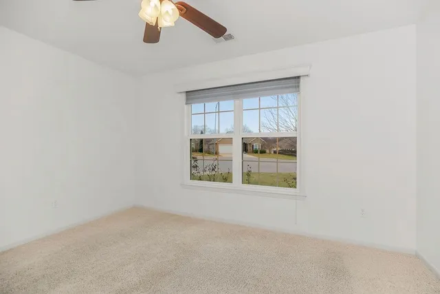 $335,000 | 860 Meadowlark Court, Lansing, KS 66043