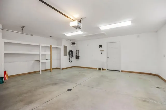 $335,000 | 860 Meadowlark Court, Lansing, KS 66043