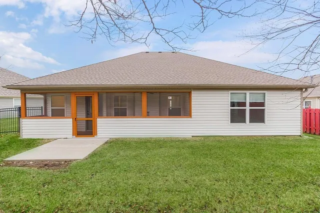 $335,000 | 860 Meadowlark Court, Lansing, KS 66043