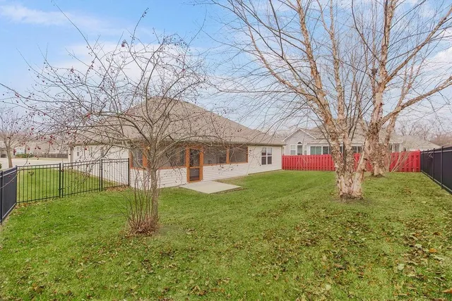 $335,000 | 860 Meadowlark Court, Lansing, KS 66043