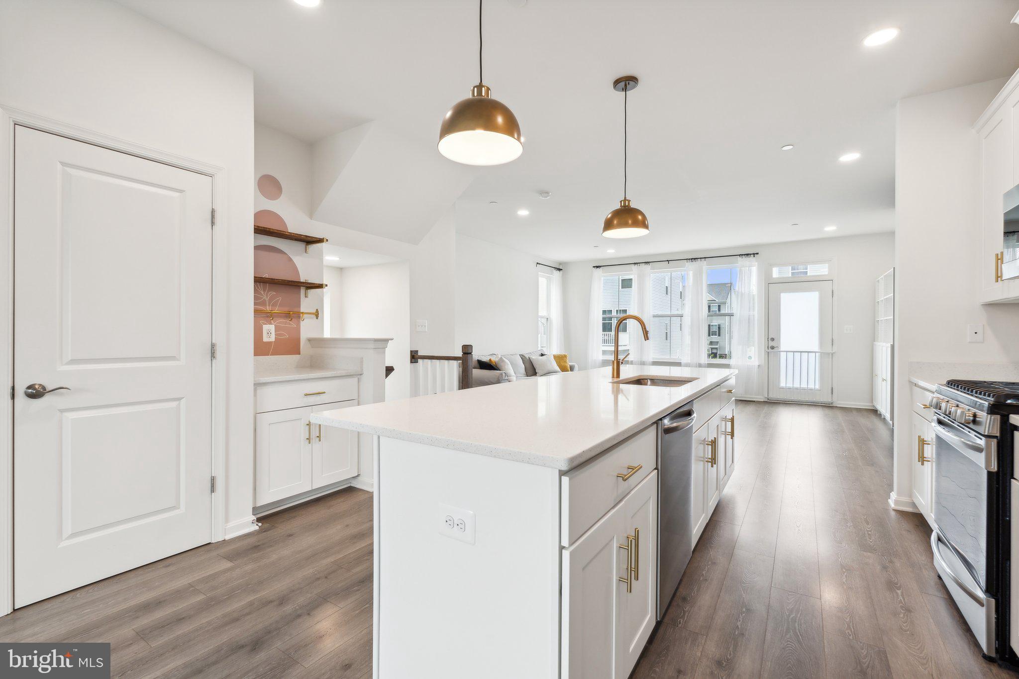 1536 Hudson View Road Essex, MD 21221 - Photo 5 of 34 Kitchen