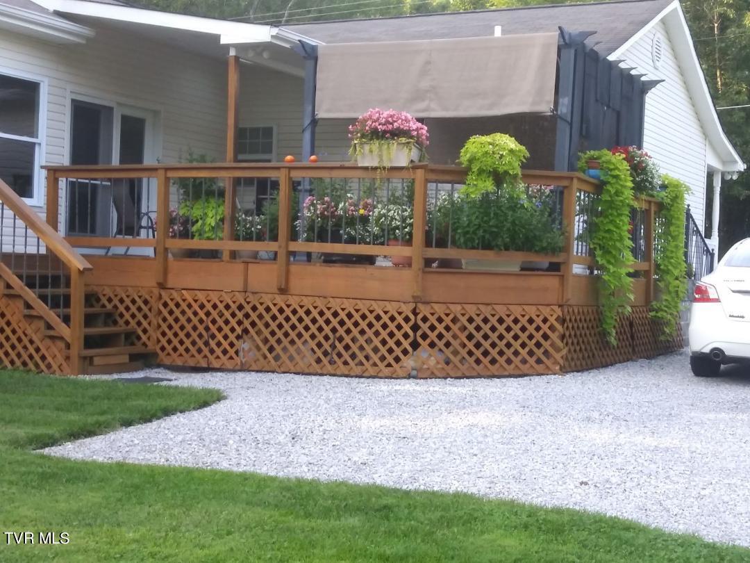 1202 Marbleton Road Unicoi, TN 37692 - Photo 18 of 24 DECK