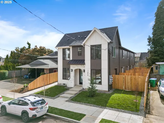 $399,900 | 1664 Southeast Umatilla Street, Unit 5, Portland, OR 97202