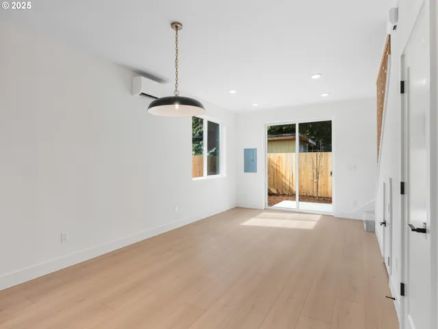 $399,900 | 1664 Southeast Umatilla Street, Unit 5, Portland, OR 97202