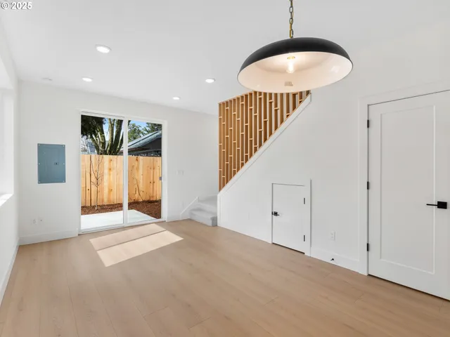 $399,900 | 1664 Southeast Umatilla Street, Unit 5, Portland, OR 97202