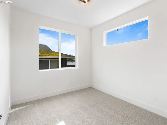 $399,900 | 1664 Southeast Umatilla Street, Unit 5, Portland, OR 97202