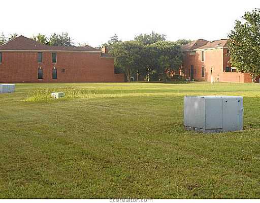 a view of an outdoor space and a yard