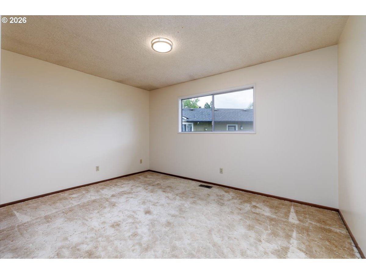 5395 Southwest 184th Avenue Beaverton, OR 97078 - Photo 20 of 40