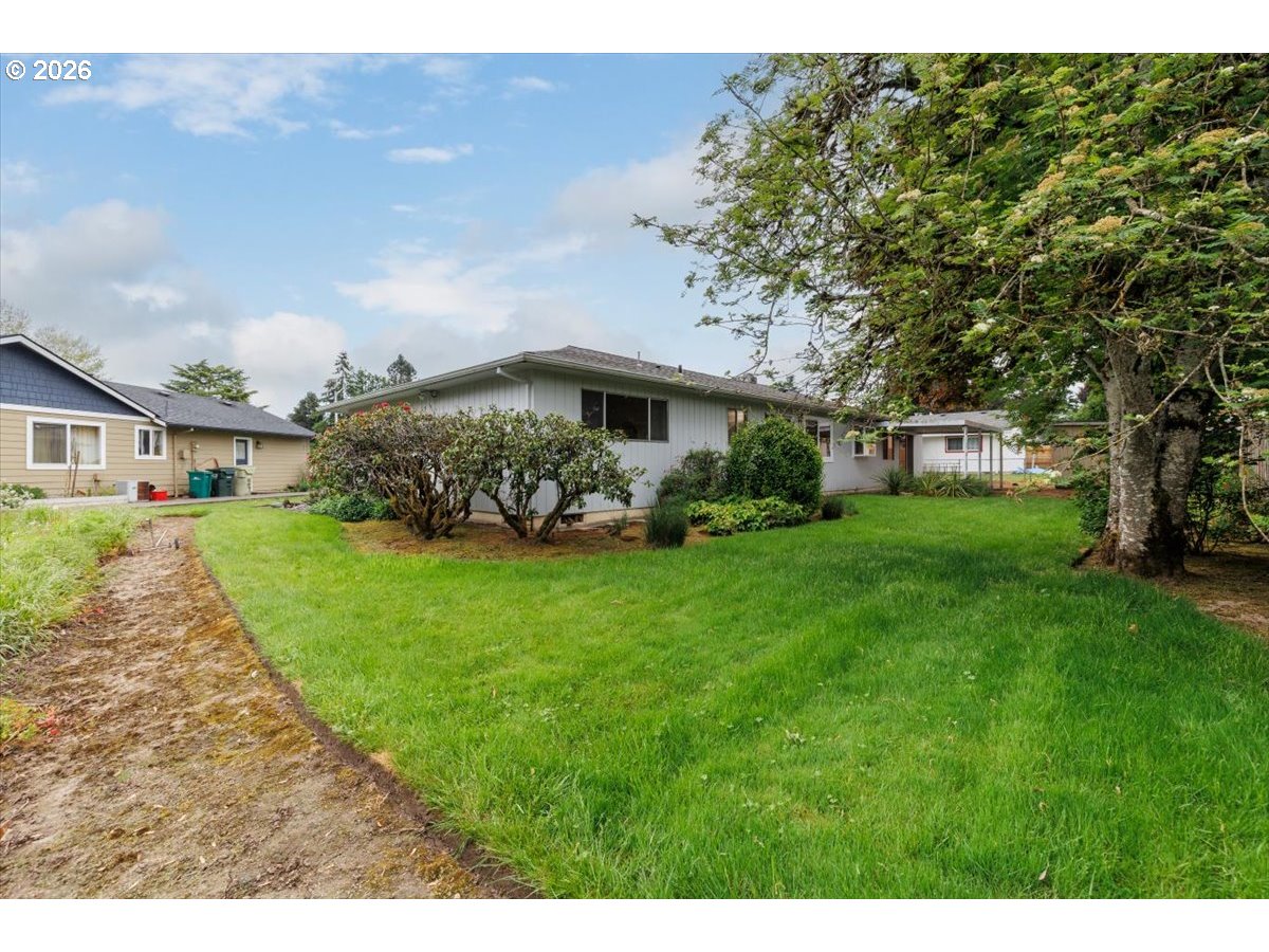 5395 Southwest 184th Avenue Beaverton, OR 97078 - Photo 26 of 40