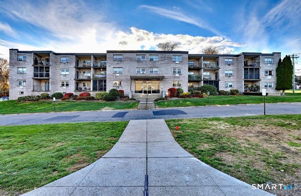 308 Meadowside Road, Unit 101 Milford, CT 06460 - Photo 1 of 22