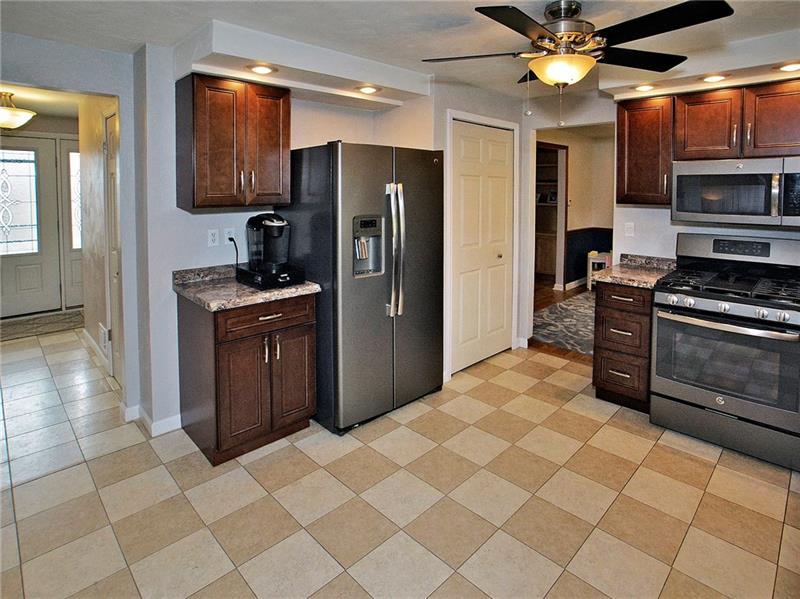 2018 Old Ramsey Road Monroeville, PA 15146 - Photo 5 of 25 Gallery Image 5