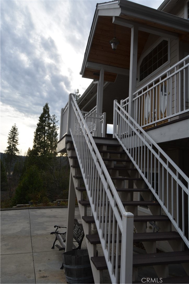 39818 Granite Ridge Lane Bass Lake, CA 93604 - Photo 27 of 29 a view of entryway