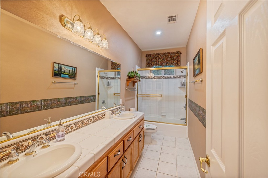 39818 Granite Ridge Lane Bass Lake, CA 93604 - Photo 32 of 58 guest bathroom