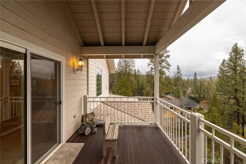 39818 Granite Ridge Lane Bass Lake, CA 93604 - Photo 42 of 58 upper balcony