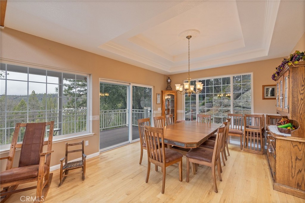 39818 Granite Ridge Lane Bass Lake, CA 93604 - Photo 7 of 58 dining room